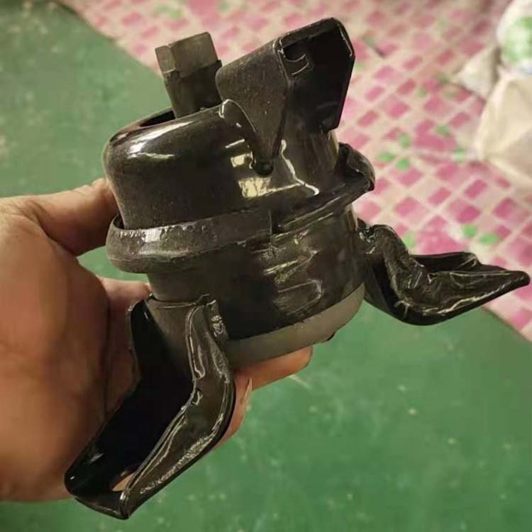 M11-1001310CC  Automobile parts Rubber Engine Mount In Stock For Chery A3 cielo J3