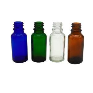 MBK 30ml Glass Essential Oil Bottle With Black Sprayer lid