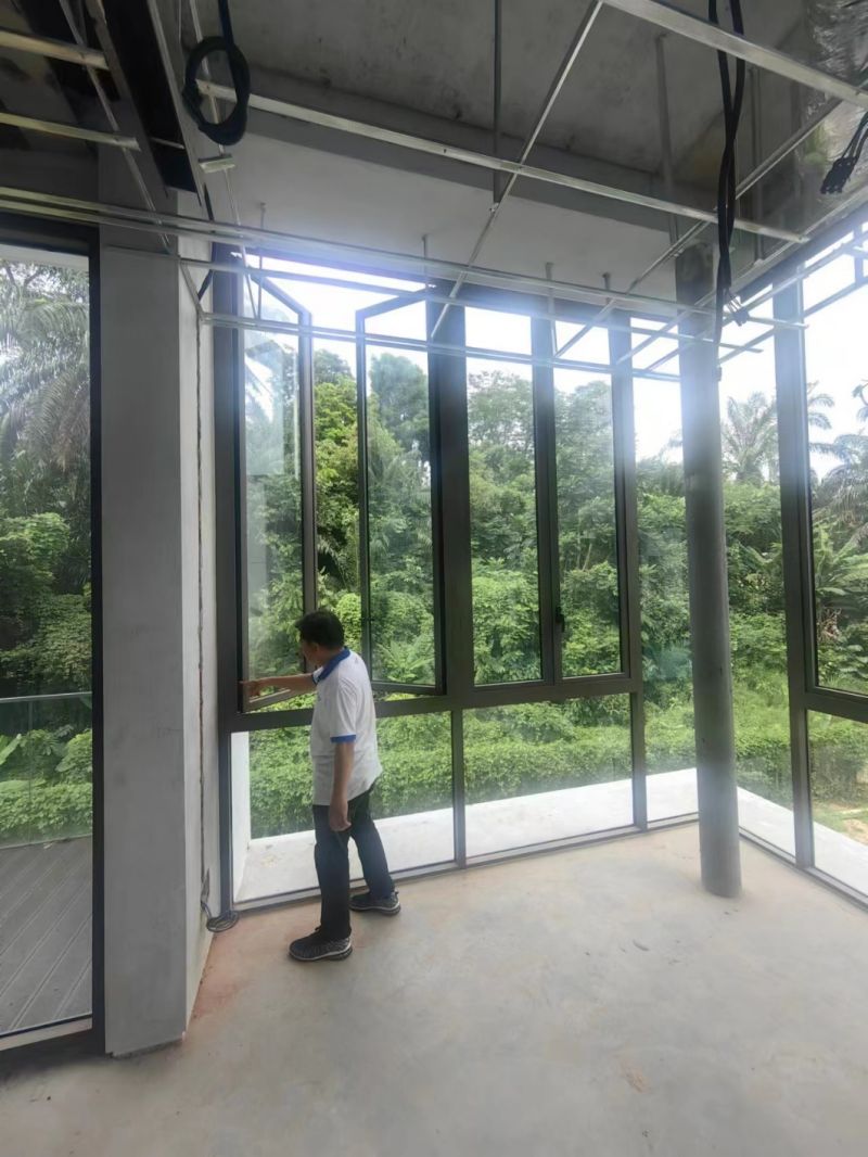 MEIDOOR راهنمایی در محل برای پروژه های درب و پنجره در سنگاپور ارائه می دهد و همکاری عمیق را بررسی می کند