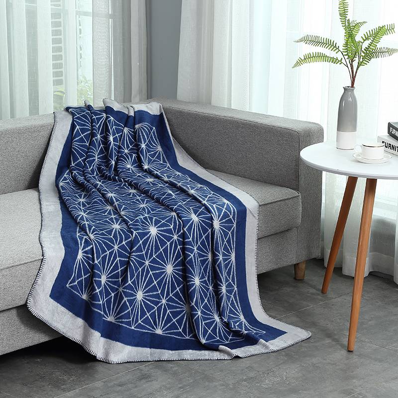 2020 Latest Design Knitted Fleece Blanket - Triangle Needle Edging Bamboo Fiber Blanket – Mentionborn