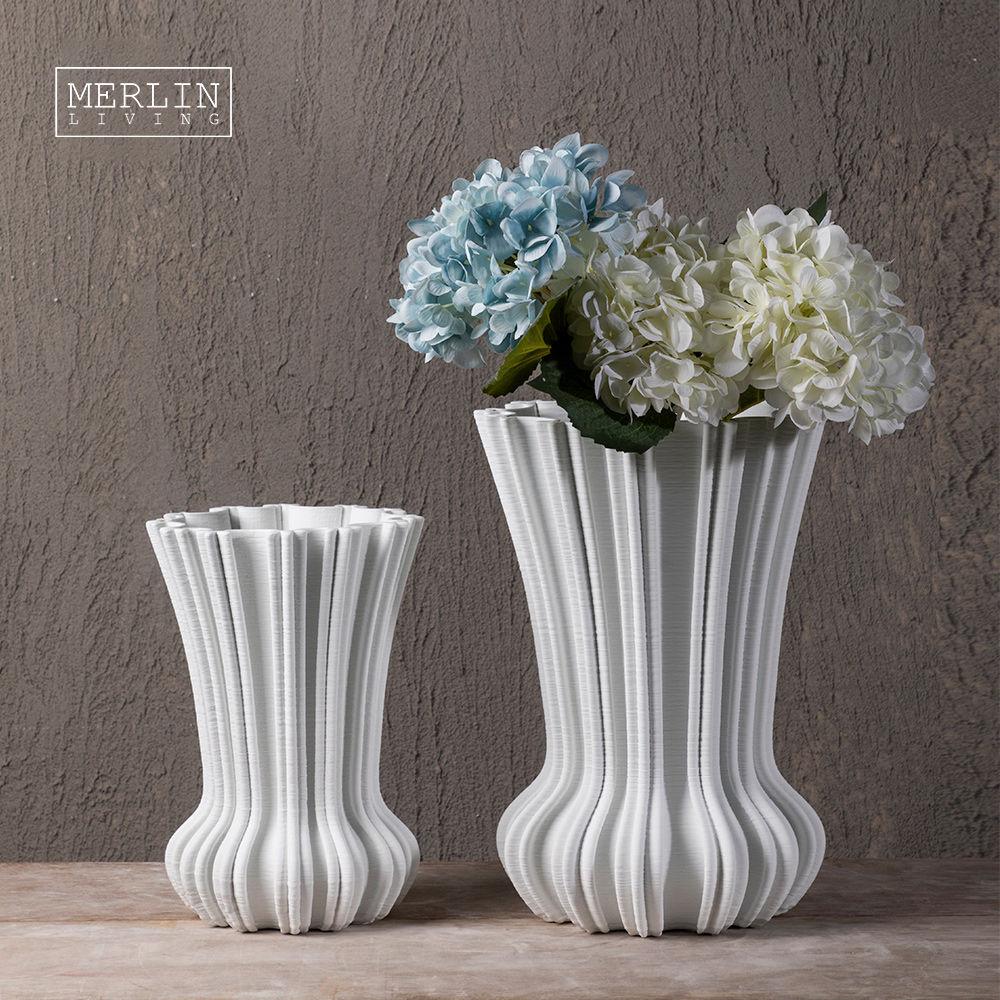 Merlin Living 3D çap edilen buket şekilli keramiki waza