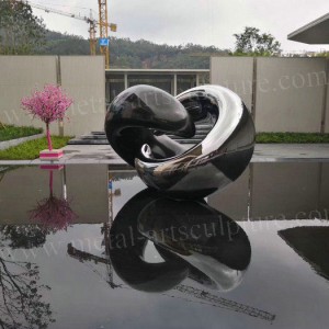 Polished Abstract Art Mirrored Surface Metal Sculpture as Villa Decoration