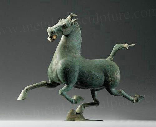 Customized Antique Bronze Horse Statue Green Color Metal Yard Ornaments