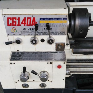 Universal lathe machine screw nut