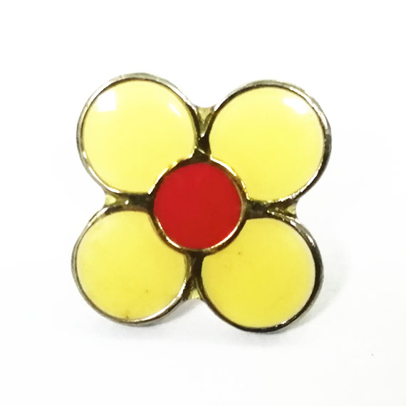 Custom Enamel Pin Zinc Alloy Made Nickel Plating Cute Flower Soft Enamel Epoxy Lapel Pin Featured Image