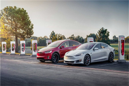 Зарядный разъем NACS Tesla для быстрой зарядки электромобилей