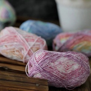 Spray-dyed Yarn With Multiple Irregular Colors