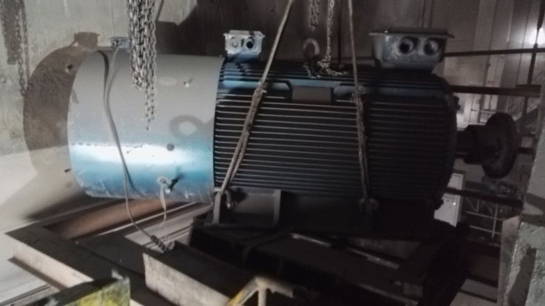 Синхрон мотор со трифазен траен магнет со директен погон со мала брзина за лифт со корпи во цементната индустрија