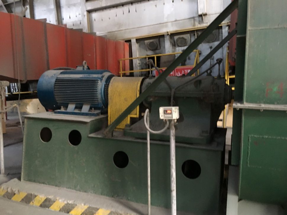 Regulacija brzine promjenjive frekvencije niskonaponskog ultra visokoučinkovitog trofaznog sinhronog motora s permanentnim magnetom za ventilatore hladnjaka s rešetkama u industriji cementa