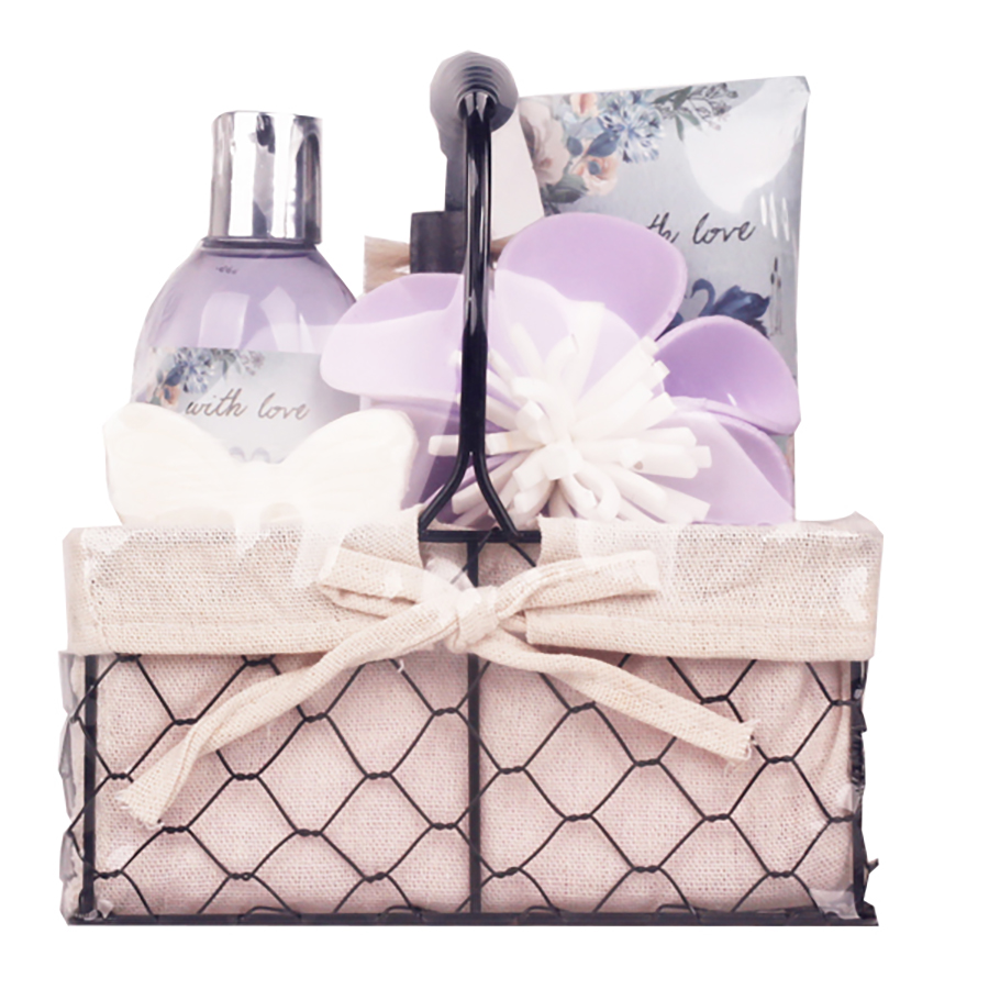 Ladies Bath Spa Shower Gel Body Lotion Gift Sets Lavender Scent Elegant Mother’s Day Present Featured Image
