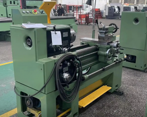 Precision Conventional Cy6132b Mini Lathe for Metalworking with CE