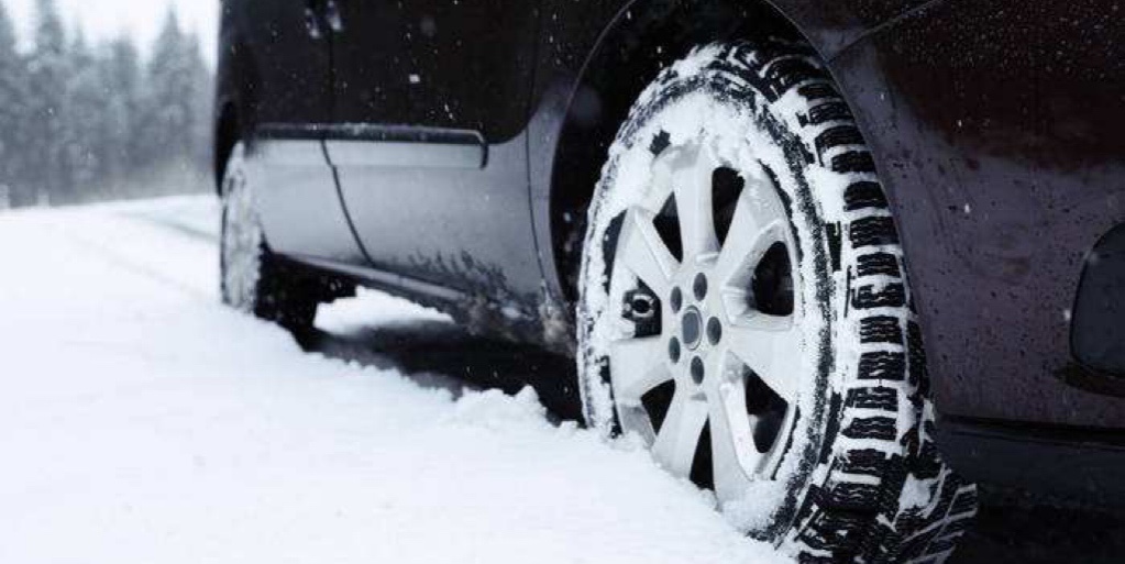 Precautions for Driving in Snowy Days