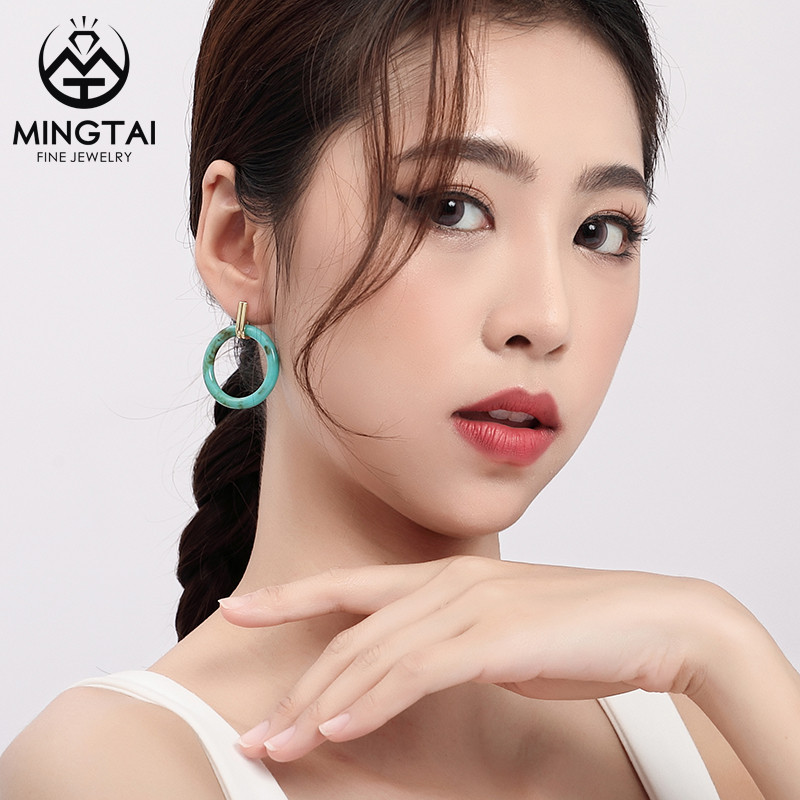 Best Price for Silver Cuff Earrings - 925 Silver Round Cut Shape Resin Stone 14K Gold Plated Huggie Earrings Statement Earrings – Mingtai detail pictures