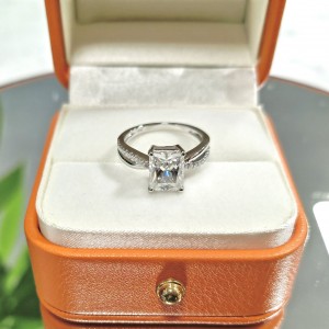 Emerald Cut 3.0ct Large Stone Ring with DEF Clear Moissanite Luxury Wedding Band Ring