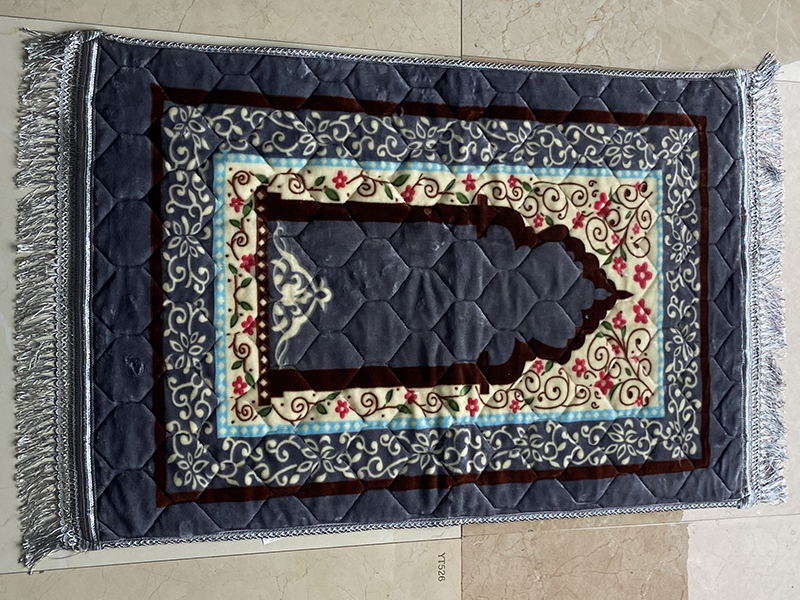 Top Suppliers Folding Prayer Mat - The pilgrimage blanket used by Muslims daily – Qinlong