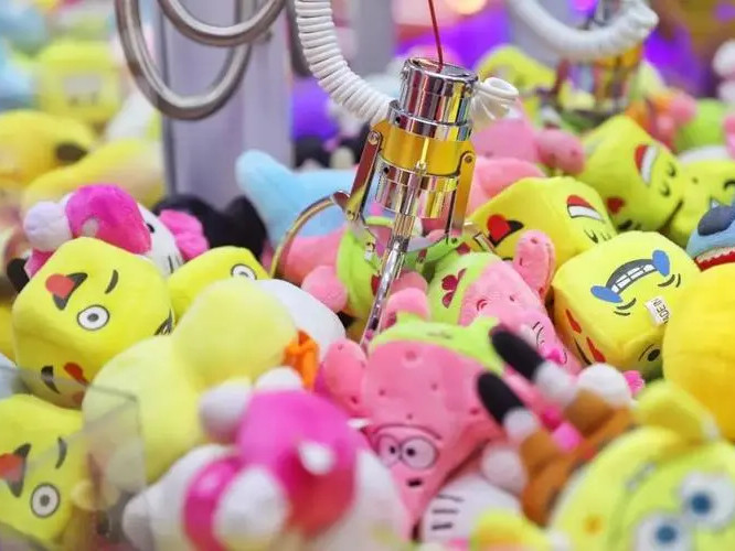 claw crane machine with a similar appearance, why the price is different