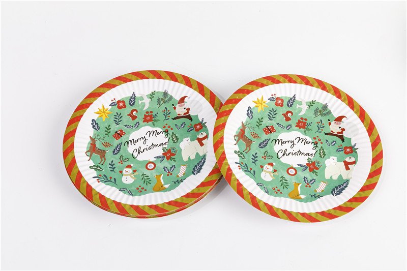 Christmas paper dinner plates