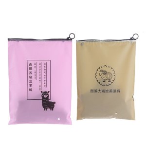 Clear plastic zip lock packaging bag for clothing