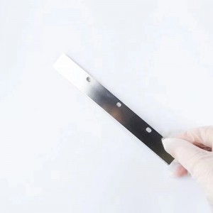 Disposable skin graft dermatome knife