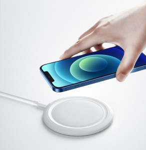 QI Wireless slim Fast Charging Pad mobile charger magnetic force Wireless charging stand