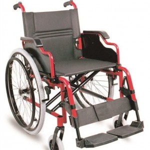 Cadira de rodes d'alumini lleugera i resistent