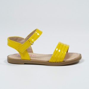 little girl’s yellow color flat sandals