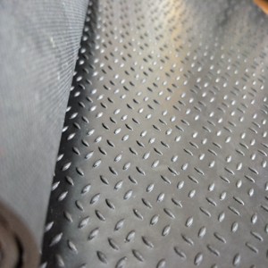 Anti slip Diamond Rubber Flooring Mat Rubber Roll Indoor Garage Rubber Flooring