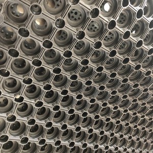 Perforated Anti Fatigue Oil Proof Rubber Mat Hollow Drainage Kitchen Honeycomb Workshop Floor Roll