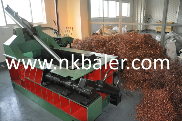 How To Choose The Material Of Hydraulic Baler?