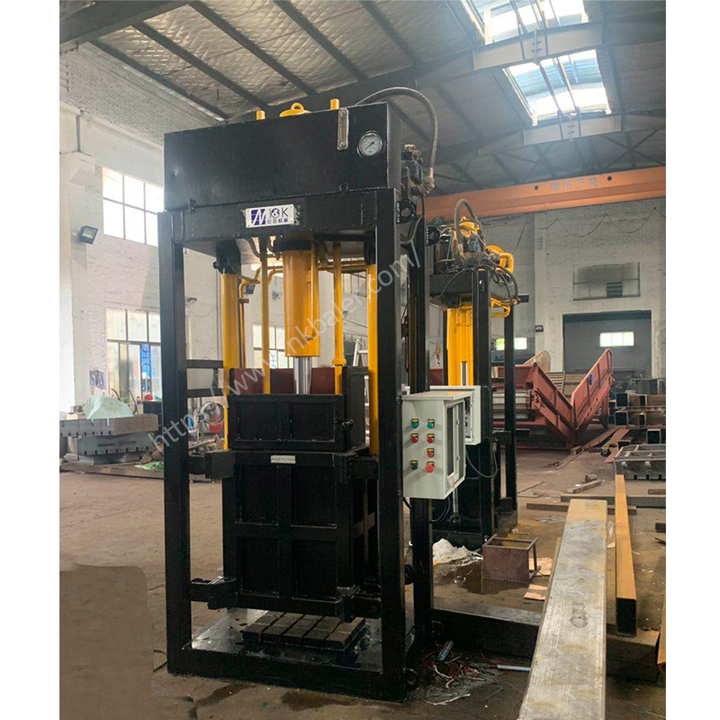 Lifting Chamber Used Clothes Balers Machine Featured Image
