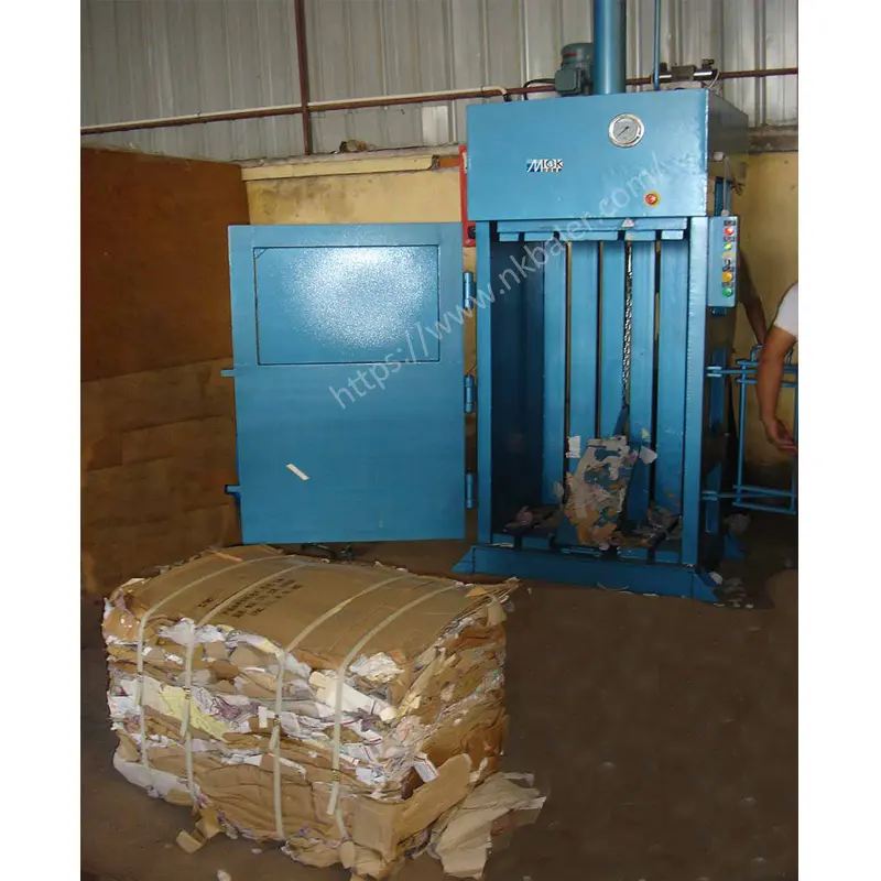 Màquina vertical de paper de residus