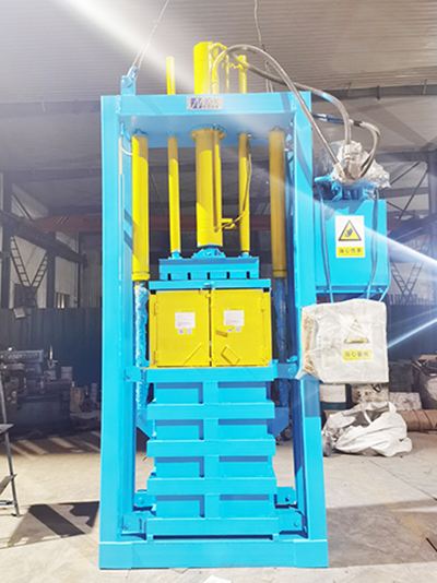 lifting chamber used clothes baler (4)