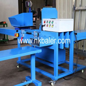 Weighing Used Rags Hydraulic Baling Machine