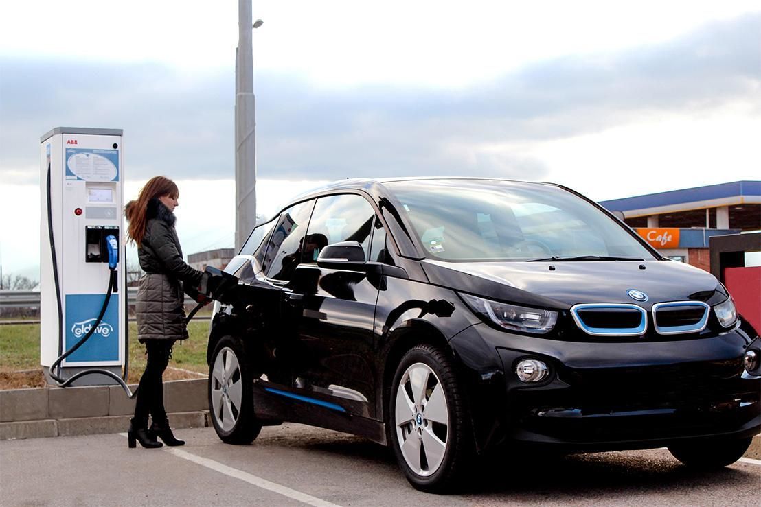 Electric Vehicle Charging Stations Create a Seamless Travel Experience