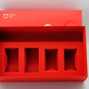 Red Cardboard Paper Folding Box Gold Logo Present Package