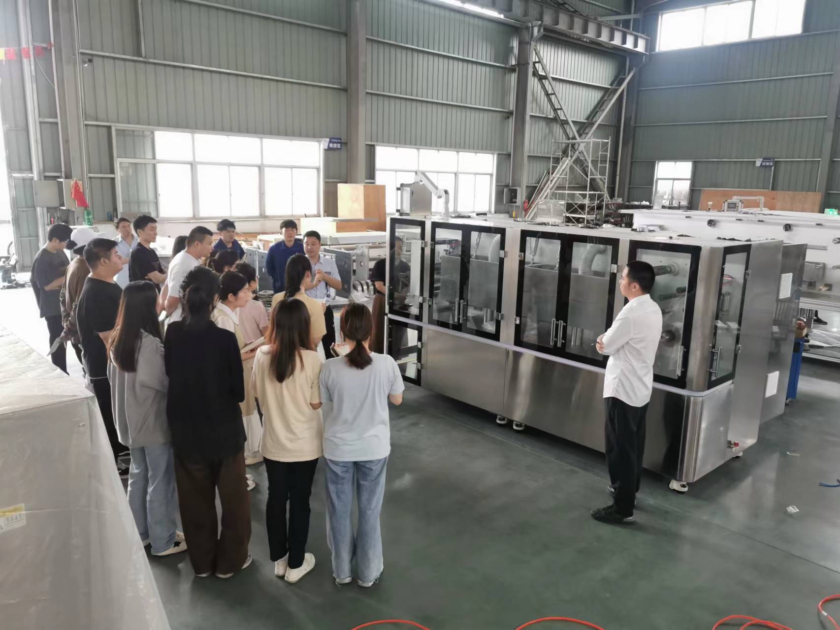 The sales team learns the latest oral thin film making machine
