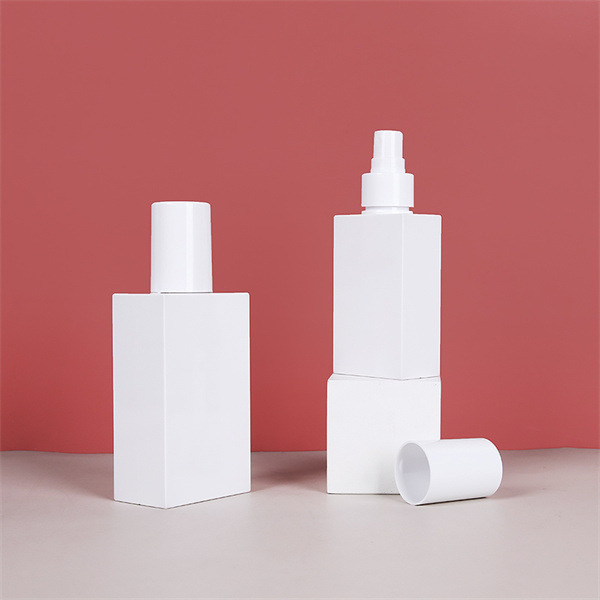 High Quality Wholesale PETG bottle 100ml 200ml white square mist spray bottles
