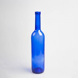 China Manufacture 500ml Vintage Blue Glass Liquor Bottle