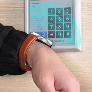 i30 Smartwatch 1.3 ″ Shaashadda AMOLED had iyo jeer waxay ku socotaa Bandhigga Heerka Wadnaha ee Ciyaaraha Smart Watch