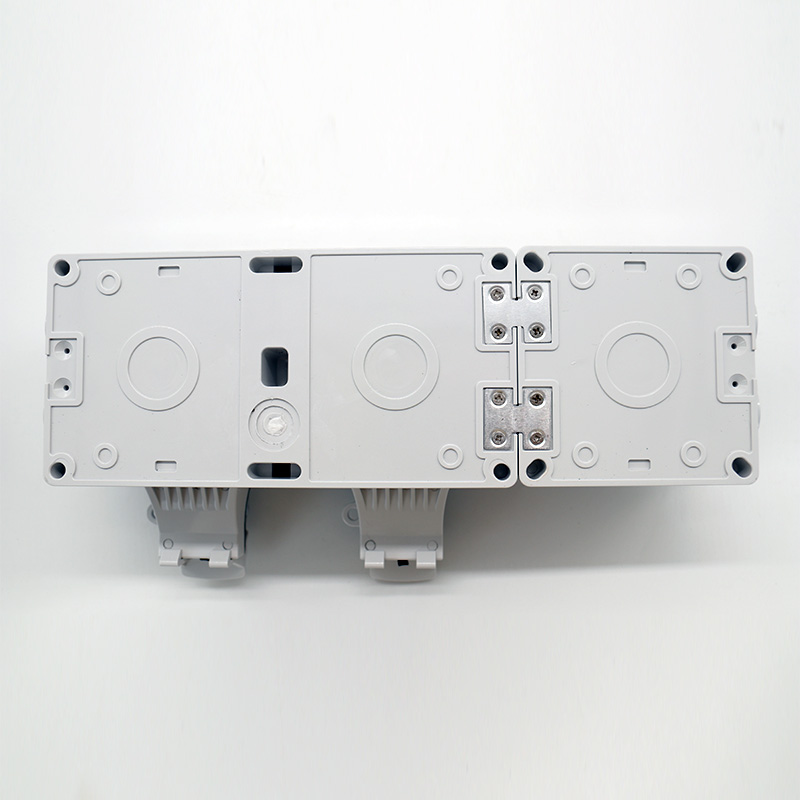 2020 wholesale price Three Pin Plug Socket - 1 Gang Switch +2 Gang Multi-function Socket – Ohom