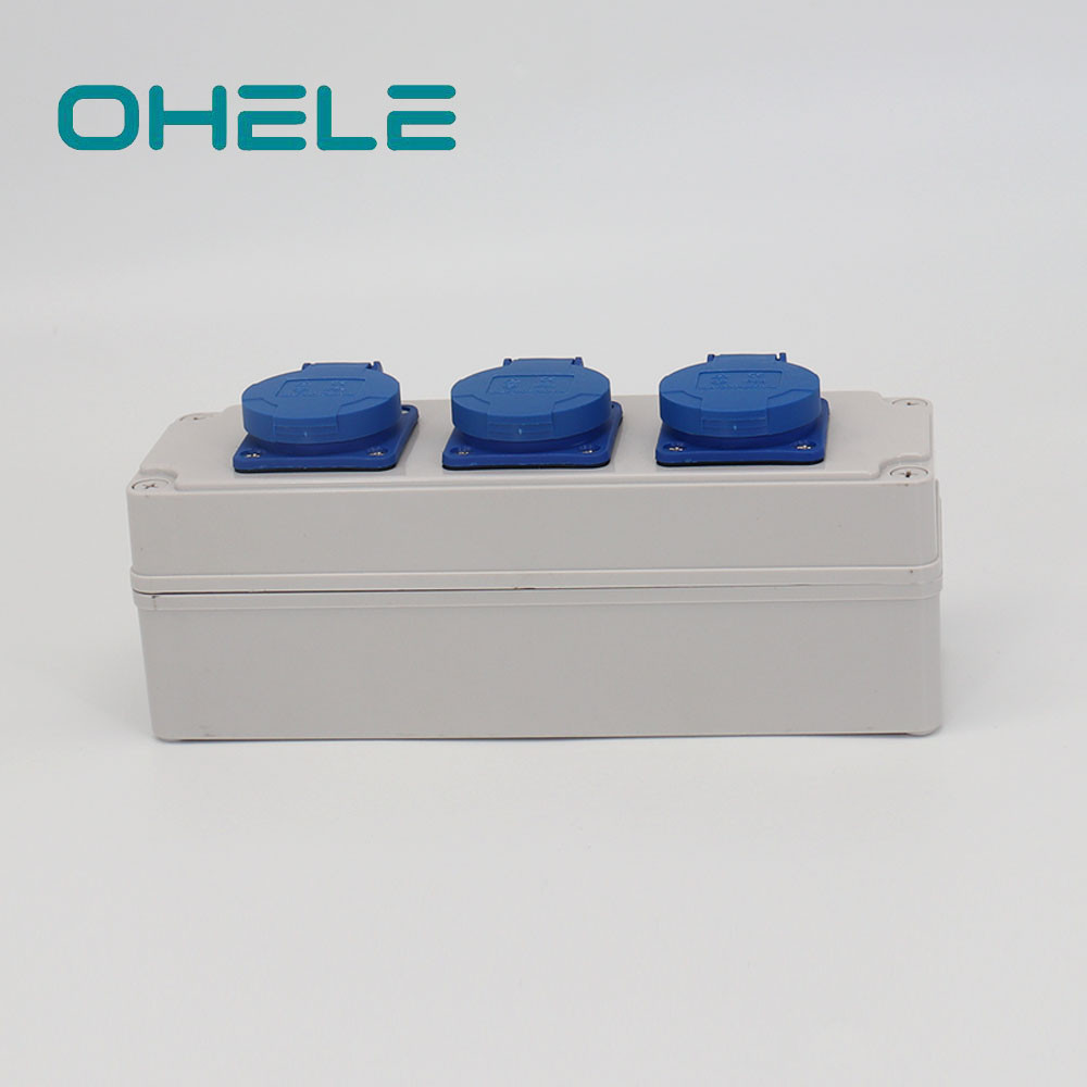 Factory Cheap Hot Waterproof 12v Plug And Socket - 3 Gang Multi-function Socket – Ohom