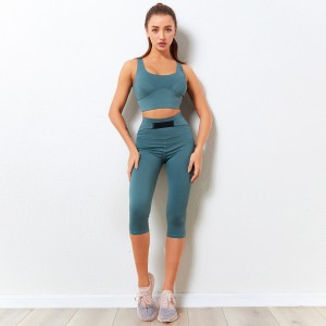 Custom workout set crop top fitness capri pants leggings sportwear fitness clothing two piece yoga short set women