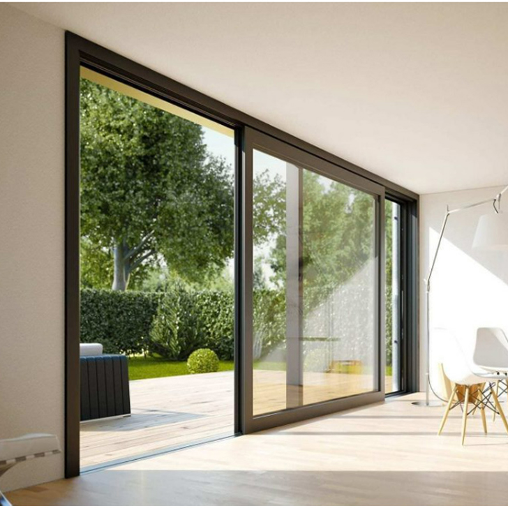 Серија 150 Модерног дизајна прилагођена двоструким стакленим клизним вратима