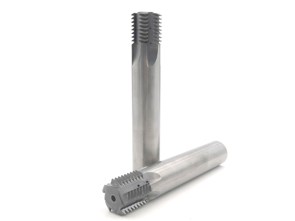 A cutting tool for machining thread with high precision