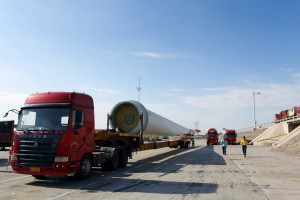Extendable Trailer for Wind Turbine Blade high way transportation