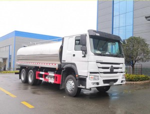 20,000 Liters Oil Tank Truck  – Driving Type -6×4 -10 wheels HOWO Oil Tank Truck