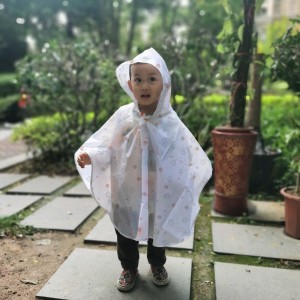 Ovida 2022 HOT SALE Fashion High Quality 100% Waterproof  rabbit strawberry Printed Raincoat For Children