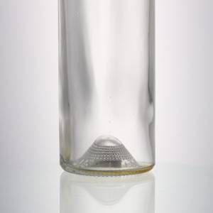700 ml round liquor glass bottle with stopper cork
