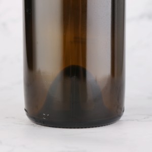 750 ml amber color red wine bottle with screw