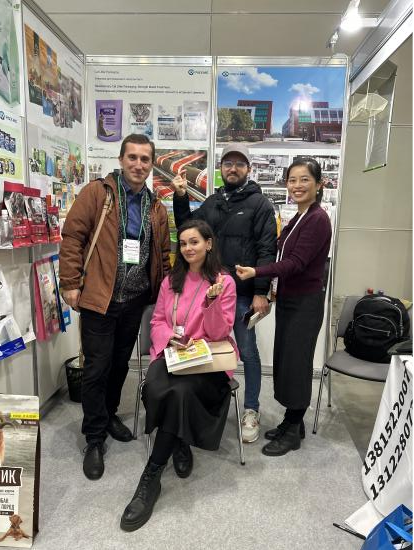 How do we run the Russia Pet Trade Exhibition with our flexible packaging？